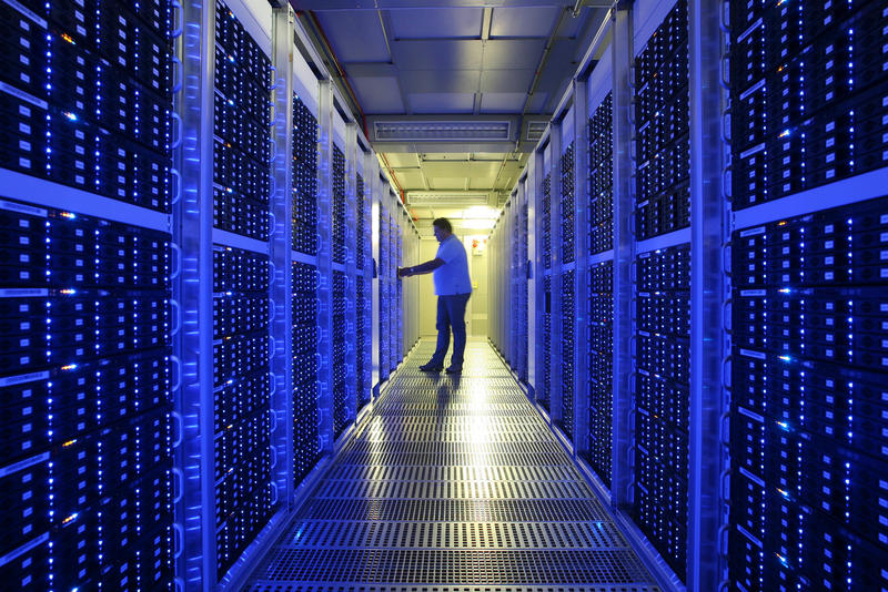 Data-Center-ComBOTS-.jpg Data-Center-ComBOTS-.jpg